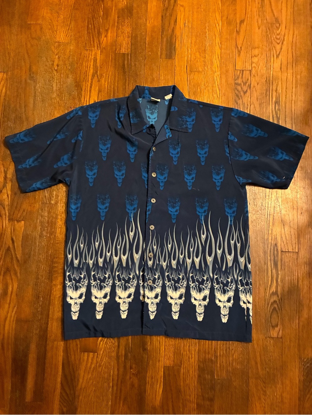 Vintage anchor blue skulls shirt size medium